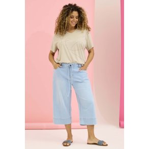 Rupi Capri Jeans Wide L57