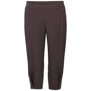 Lucia Buks Brun L75