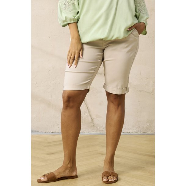 Step Shorts Sand Regular L30